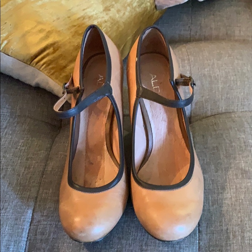 Aldo brown leather wood stacked heels